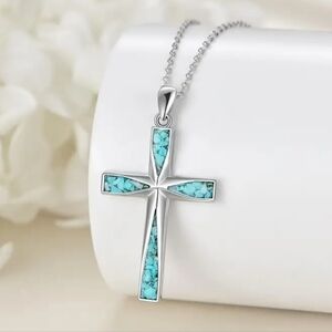 SILVER CROSS ✝️  WITH TURQUOISE INLAY. GORGEOUS ✨️ 18" CHAIN.